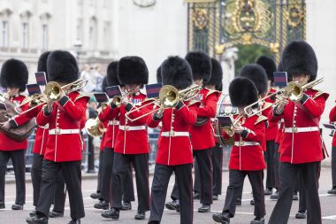 Londra Muhafız Buckingham Sarayı, Londra, Birleşik Krallık önünde tören değiştirme