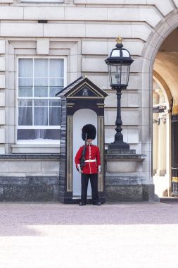 Buckingham Sarayı Royal korumalarla tetikte, London, Büyük Britanya