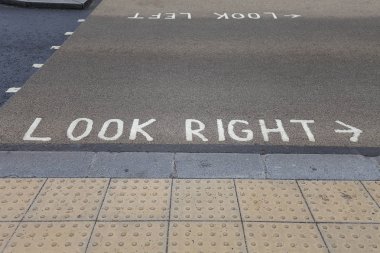 Yaya geçidi, yan trafik, street, London, Büyük Britanya boyalı iinstruction yaptı
