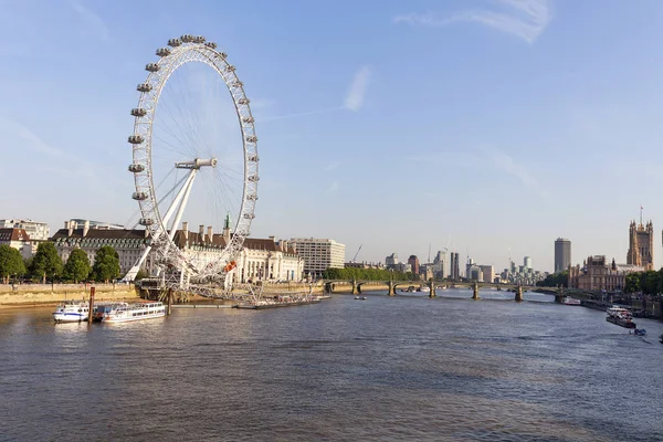 London Eye într-o zi însorită, Londra, Marea Britanie — Fotografie, imagine de stoc
