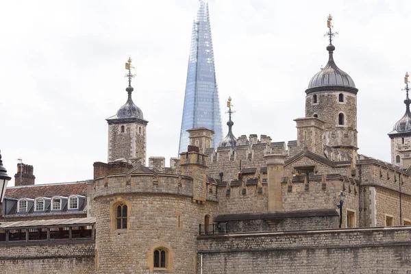 Лондонський Тауер, середньовічні оборони, будівля, Лондон, Велика Британія — стокове фото
