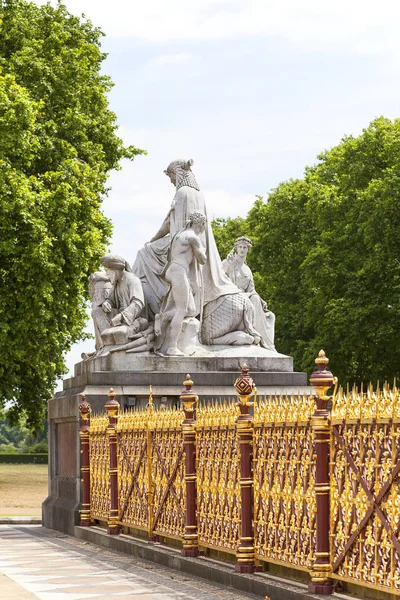 Prince Albert Memorial, Kensington Gardens, London, Storbritannia – stockfoto