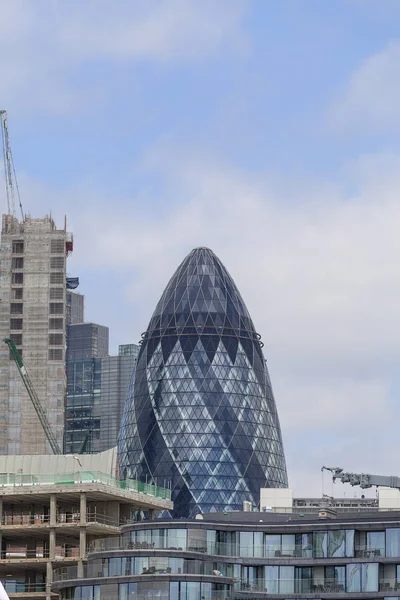 London's primary financial district, the City of London,  commercial skyscraper Gherkin, London, United Kingdom — Stock Photo, Image