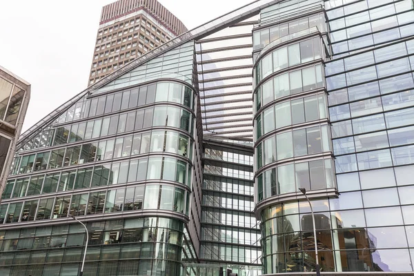 Modernos edificios de oficinas acristalados, centro de negocios, Londres, Reino Unido — Foto de Stock