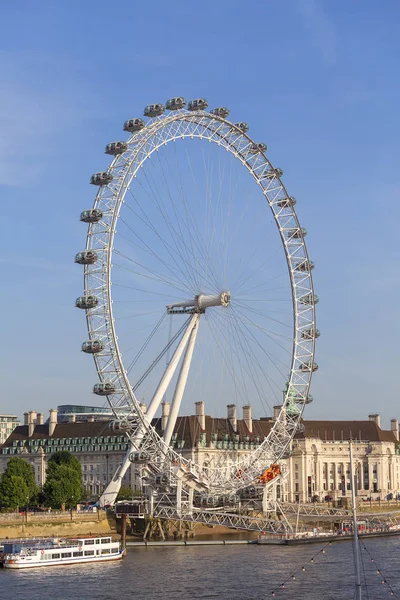 Güneşli bir günde, Londra, İngiltere Londra göz görüntülemek