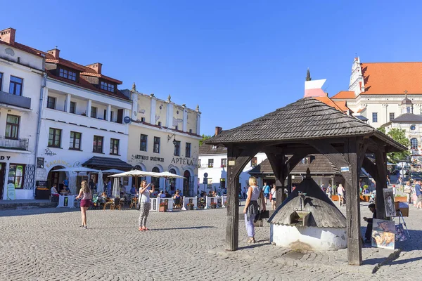 Markt in oude stad van Kazimierz Dolny in Wisła, Polen — Stockfoto