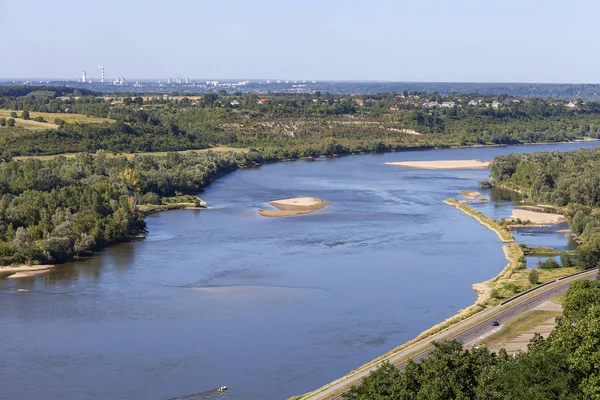 Weichsel Fluss mit sandigen Untiefen an einem sonnigen Sommertag, kazimierz dolny, Polen — Stockfoto