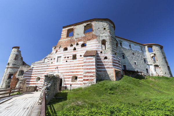 Renaissance castle, defense building, ruins, on a sunny day, Lublin Voivodeship, Janowiec, Poland
