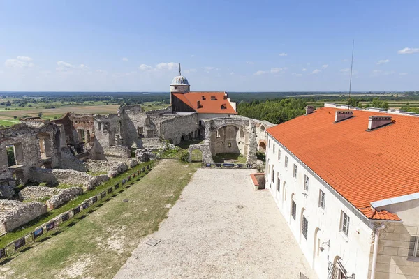 Rönesans kale, savunma bina, harabe, güneşli bir günde, Lublin Voyvodalığı, Janowiec, Polonya — Stok fotoğraf