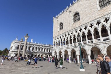 Piazza San Marco, turist, Venedik, Polonya ile Bulvarı üzerinde Doge Sarayı