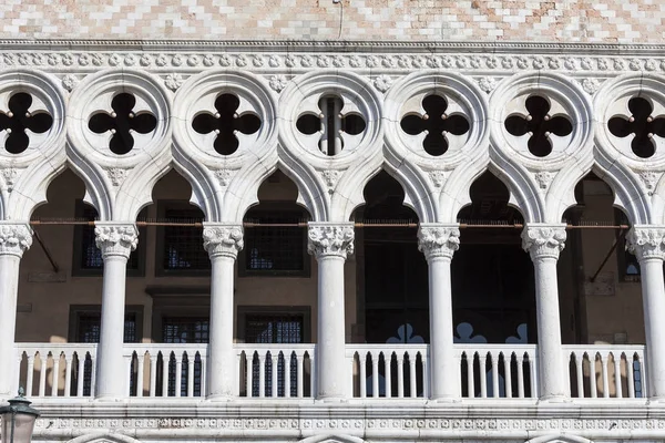 Doge 's Palace na Piazza San Marco, fachada, Veneza, Itália . — Fotografia de Stock