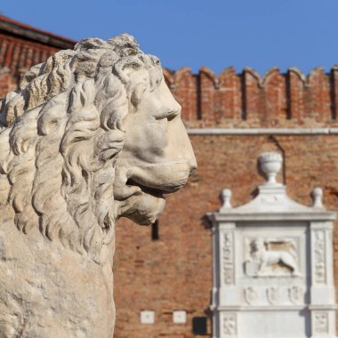 Venedik Arsenal, karmaşık eski tersaneler ve cephanelik, taş aslan, Venedik, İtalya