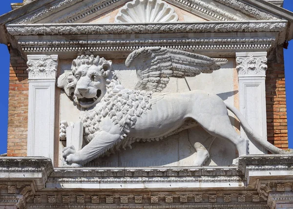 Venetian Arsenal,  complex of former shipyards and armories, stone lion, Venice, Italy — Stock Photo, Image