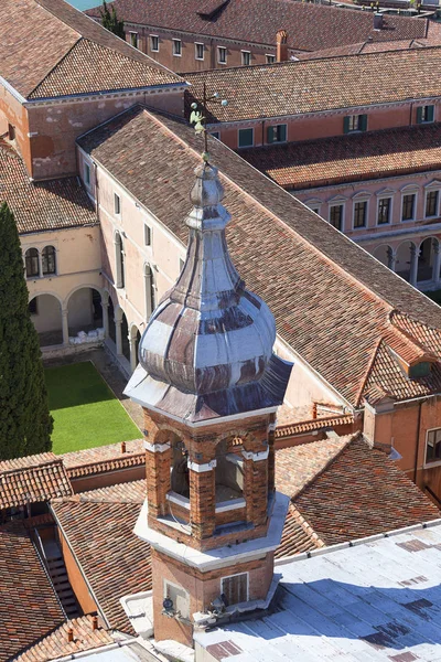 16. yüzyıl Benedictine San Giorgio Manastırı, Venedik, İtalya, çan kulesinden görüntülemek — Stok fotoğraf