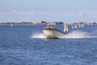 Venedik Lagoon, Deniz Manzaralı ve motorlu tekne, Venedik, İtalya