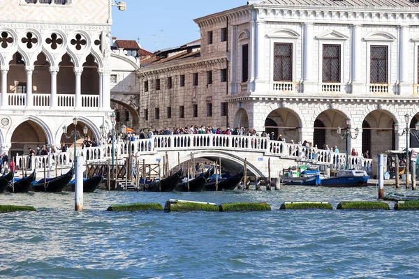 Tengerre néző Ponte della Paglia és a Sóhajok, Velence, Olaszország — Stock Fotó