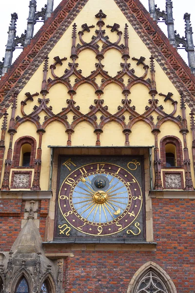 Ancienne mairie de Wroclaw gothique sur la place du marché, façade, Wroclaw, Pologne — Photo
