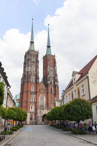 Catedral de Wroclaw (Catedral de San Juan Bautista), iglesia de estilo gótico en la isla de Ostrow Tumski, Wroclaw, Polonia — Foto de Stock