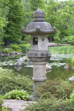Japon Bahçe, egzotik bitkiler, taş fener, Wroclaw, Polonya