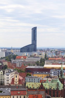  Sky Tower, modern gökdelen Wroclaw, Wrocław, Polonya ile şehrin havadan görünümü
