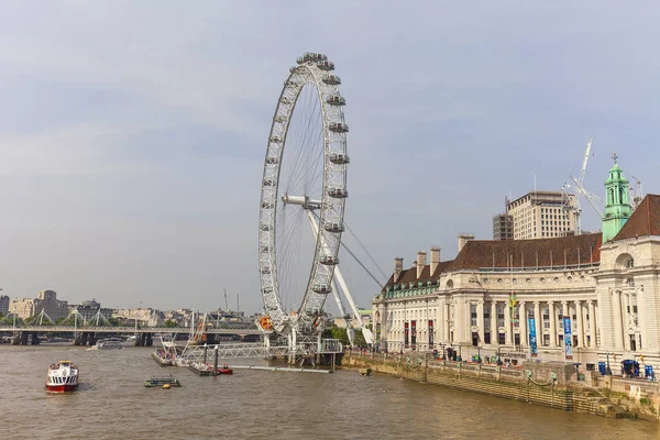 Blick auf Themse und Londoner Auge, London, Vereinigtes Königreich — Stockfoto