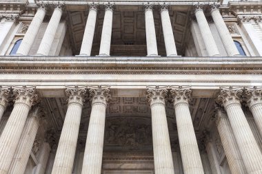 18. yüzyıl St Paul Katedrali, dekoratif sütunlar, London, Büyük Britanya