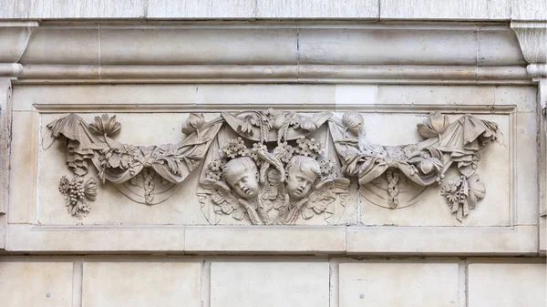 1700-talet Sankt Pauls katedralen, dekorativa lättnad på fasad, London, Storbritannien — Stockfoto