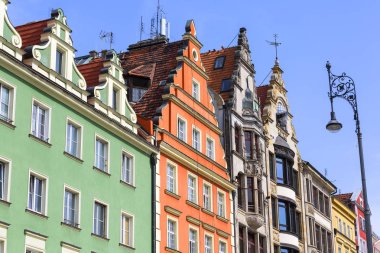 Ana Pazar Meydanı, renkli kiralık evler, aşağı Silezya, Wroclaw, Polonya