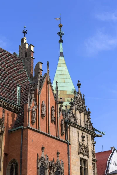 Gotická Wroclaw staré radnice na náměstí, Wroclaw, Polsko. — Stock fotografie