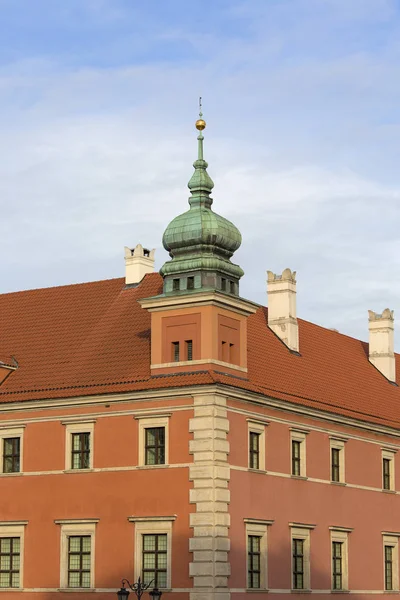 Castillo Real de Varsovia, construido en el siglo XVI como sede de residencia oficial de los monarcas polacos. Fachada barroca sajona, Varsovia, Polonia —  Fotos de Stock
