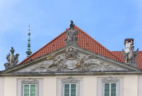 Palacio del Techo de Cobre del siglo XVIII. Es contiguo con el Castillo Real de Varsovia, Varsovia, Polonia — Foto de Stock