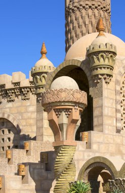 Al Mustafa camii, şehir merkezinde büyük bir İslam tapınağı, Sharm el Sheikh, Mısır