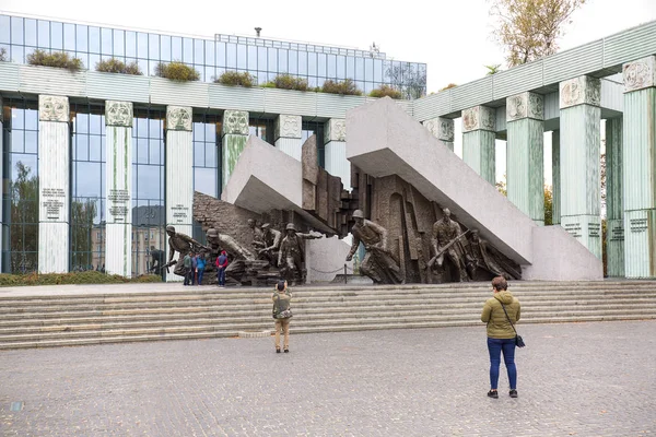 波兰华沙 2019年10月17日 波兰最高法院前的华沙起义纪念碑 — 图库照片