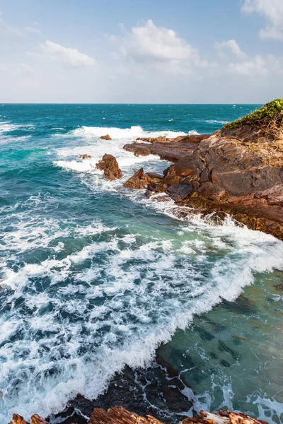 Toco Trynidad i Tobago na Karaibach szorstkie morze plaża klif krawędzi widoku — Zdjęcie stockowe