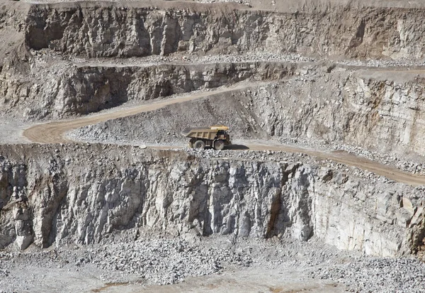 Quarry Truck On Dirt Road — Stock Photo, Image