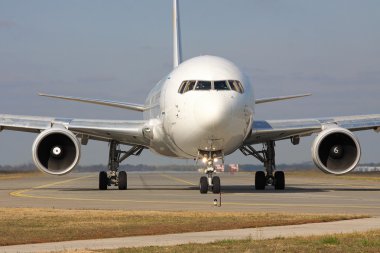 Boeing 767 üstünde uçak pisti