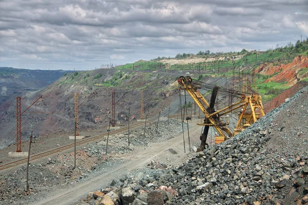 Mineral de hierro fundido — Foto de Stock