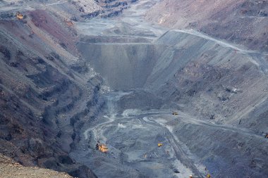 Demir cevheri açık döküm madencilik