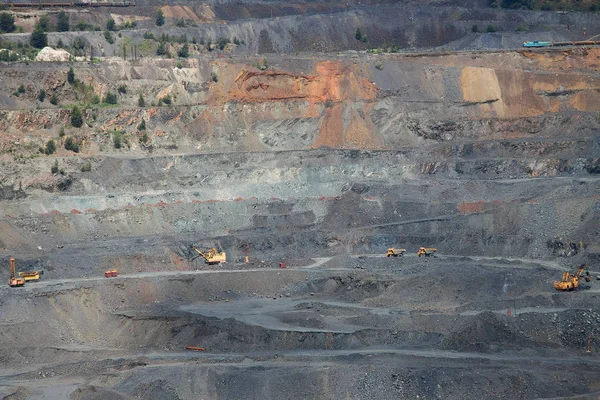 Minería de hierro a cielo abierto — Foto de Stock