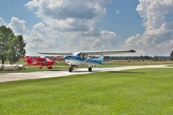 Aviões privados ligeiros — Fotografia de Stock