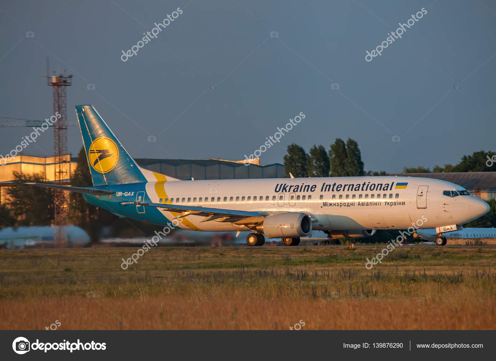 ウクライナ国際航空ボーイング 737-400 - ストック編集用写真© ...