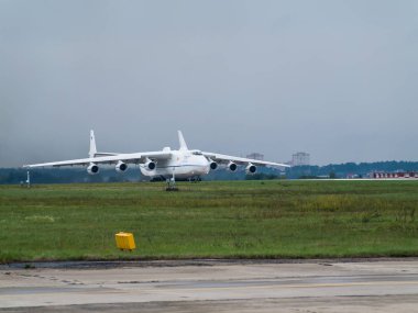 Antonov An-225 MRIYA kargo uçağı