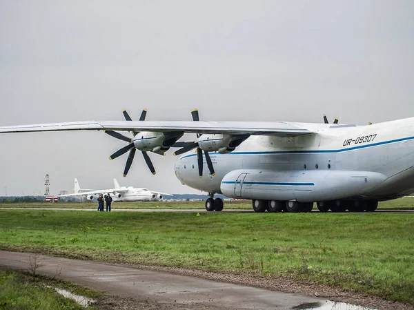 Antonov An-22 cargo plane — Stock Photo, Image