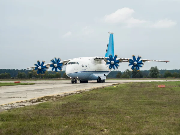 Antonov An-70 avion cargo — Photo