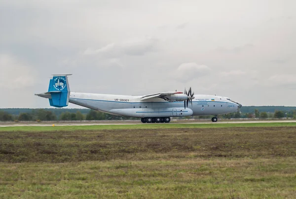 Samolot transportowy Antonow-22 — Zdjęcie stockowe