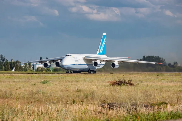 Antonov An-124 Ruslan —  Fotos de Stock