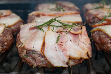 Izgaradaki Burgerler