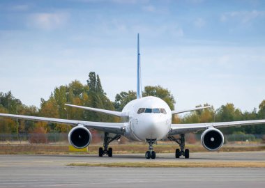 Yolcu uçağı açık