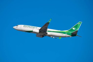 Kyiv Bölgesi, Ukrayna - 1 Ekim 2019: Irak Havayolları Boeing 737-800 kalkışa geçiyor