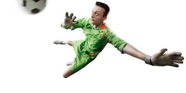 Beyaz bir arka plan üzerinde futbol kalecisi